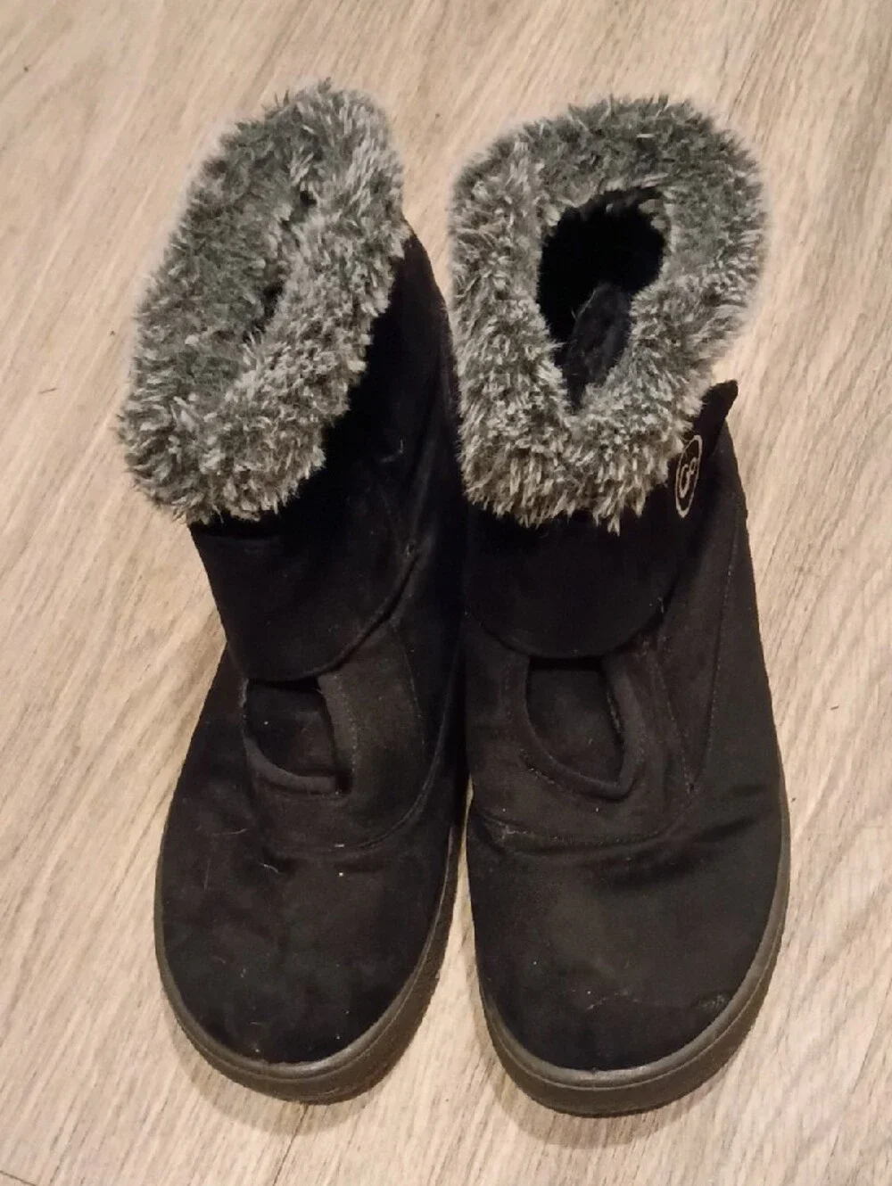 Black Faux-Fur Cuff Winter Boots for Women – Quilted Slip-On Style